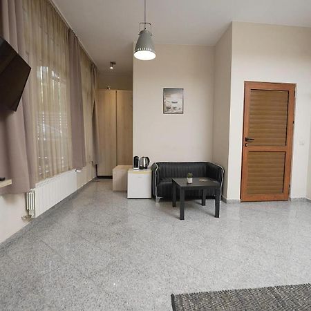 Mini Sofia Apartment ภายนอก รูปภาพ