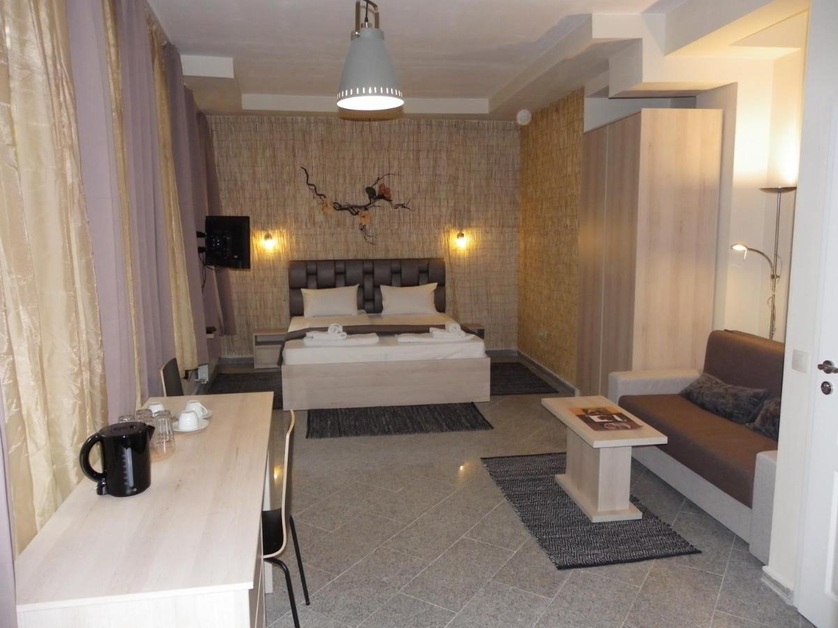 Mini Sofia Apartment ภายนอก รูปภาพ